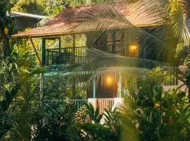 Casa de Mono Tropical Garden Retreat, Near Ocean