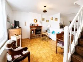 Maison entière pour 4 personnes avec parking proche centre ville