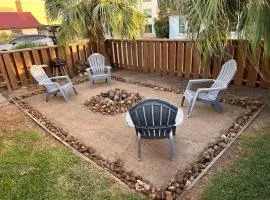 Centrally Located 5 Min to Beach Screen Porch
