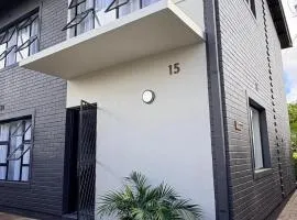 Chic Modern House on Neasden - 2085