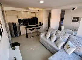 Nuevo, elegante y cómodo apartamento