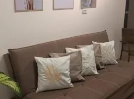 Apartmento a 1200m da praia de Itapuã