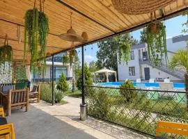 Apollo Plus Cottages