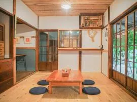 mimiy Nostalgic Vintage Entire Traditional House
