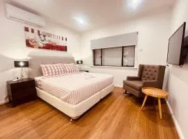 Cosy 5BR Home - 12 minutes away from Melbourne Airport