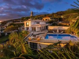 Villa Crossdeira - Ocean View | Pool | Gym
