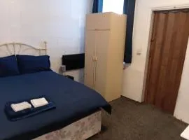 Serene Studio Retreat in Oldbury