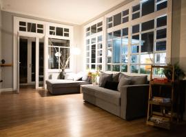 Hostal Boutique Puerta Roja, хотел в Пунта Аренас