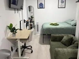 Oasis Retreat - Cozy studio in Union Square