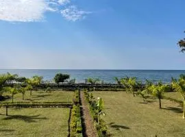 Kisuri White House - Luxury Beach Home in Mfangano