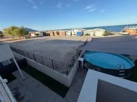 Shoreline Condo 5 Desert Oasis Free Wifi, Cool AC