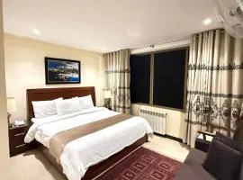 RockCliff Resort Executive Room at Kashmir Point - 10 min to GPO