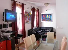 Split Artistic Apartments
