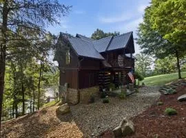 Lakeside Lodge Retreat Luxury Cabin on Watts Bar