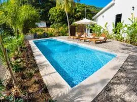 Casa Bonita with Private Pool 80 m from the Beach