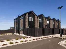 Brand New 2Bed2Bath By Playground Near Town Centre