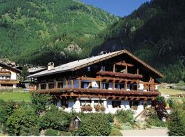 Residence Grünwald, hotelli, jossa on porealtaita kohteessa Valles