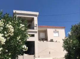 Amfithea Guest House
