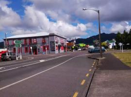 Golden Cross Hotel, hotel in Waihi