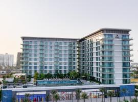 Address Vista Residence Marassi Al Bahrain, hotel cerca de Aeropuerto Internacional de B&aacute;rein, Manama