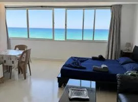 Studio with Stunning Sea View