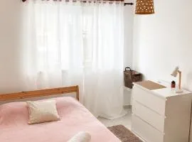 Comfort Twin Room with Air Conditioning 10 min from the Beach - Quarto Duplo Conforto com Ar Condicionado 10 min da Praia