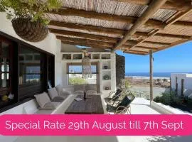 Full Relaxation - Private Villa - Sea View - Stunning Garden - 2 Terraces - 2 Bedrooms - Wifi - Parking - Washing Machine