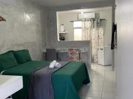 Iron Loft & Studios em capim macio