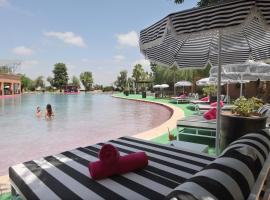 Hotel boutique Pink Lagoon Marrakech Ourika, хотел в Маракеш