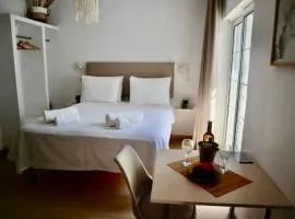 Lyra Apartments Tilos