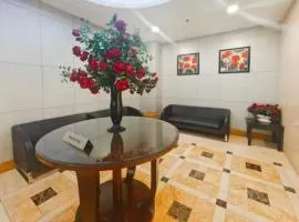 Newly Large 2BR Ambassador2 Apt with Pool Gym WiFi