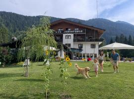Albergo Scoiattolo Dolomites Experience, hotel a Falcade