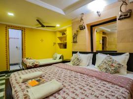 Hotel Surja Jaisalmer, ξενοδοχείο σε Jaisalmer