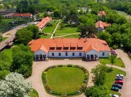 Sarlóspuszta Club Hotel