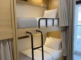 Luxury Capsule Hostel Near Downtown Emirates metro