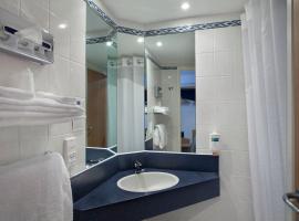 Holiday Inn Express Geneva Airport by IHG, hotel en Ginebra