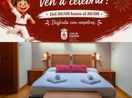 Hotel Casa Azcona, готель у місті Zizur Mayor