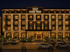 Hotel Park Tree Near IGI Airport Delhi, hotel en Nueva Delhi