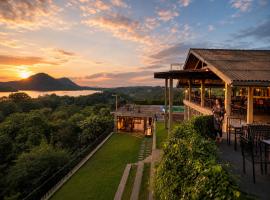 Lavendish Lake Giritale - Former Giritale Hotel, hótel í Polonnaruwa