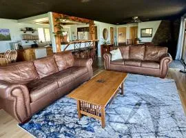 LakeView Landing - Stunning Views Overlooking Bay