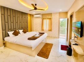 Grand Palace hotel with swimming pool, hotell i Rānchī