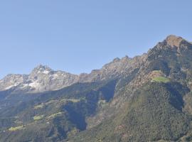 Haus Gilli, hotel in zona Vellau - Leiteralm - Velloi - Malga Leiter Gondola, Lagundo