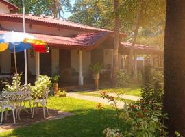 Rio Lake Hotel Sigiriya, hotel u gradu 'Sigirija'
