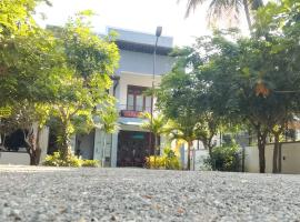 RUWINSONS Canal Garden, hotelli kohteessa Anuradhapura