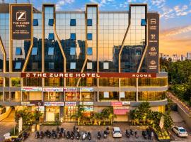 Gandhinagar में, होटल The Zuree Hotel