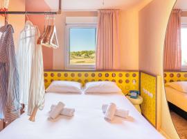 ibis Styles Pont du Gard Route d'Avignon, hôtel à Estézargues