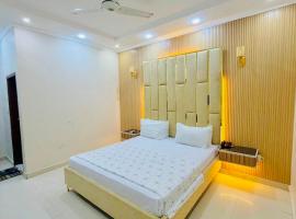 The Lodge Inn, hotelli kohteessa Karachi
