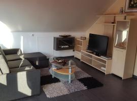 Elegantes Apartment, cheap hotel in Wendelstein