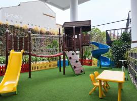 Rayz UMM Hotel Malang, готель у місті Маланг