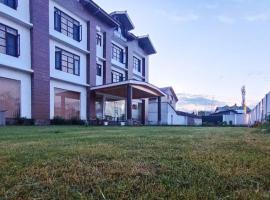 Fair Mount, Airport Road, Humhama Srinagar, hotel v destinácii Srinagar
